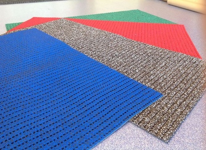 Противоскользящее матовое покрытие для бассейнов AKO Safety mat