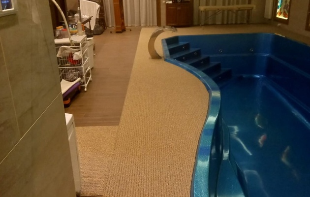 Противоскользящее матовое покрытие для бассейнов AKO Safety mat